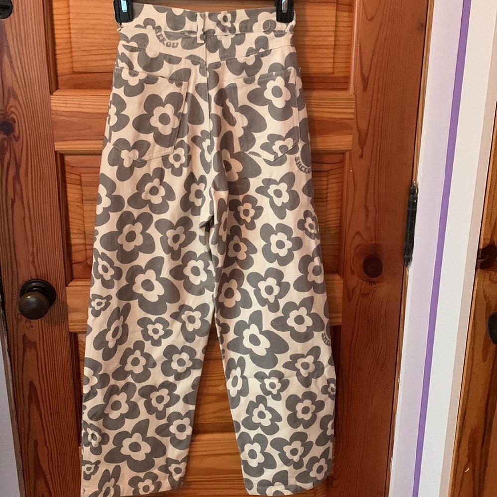 going out pants - Picture 3 of 4